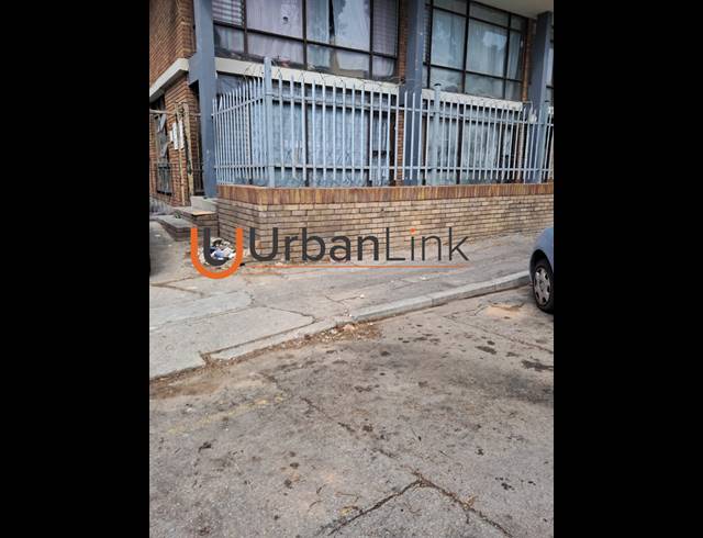 2 BEDROOM FLAT FOR SALE IN GQEBERHA CENTRAL
